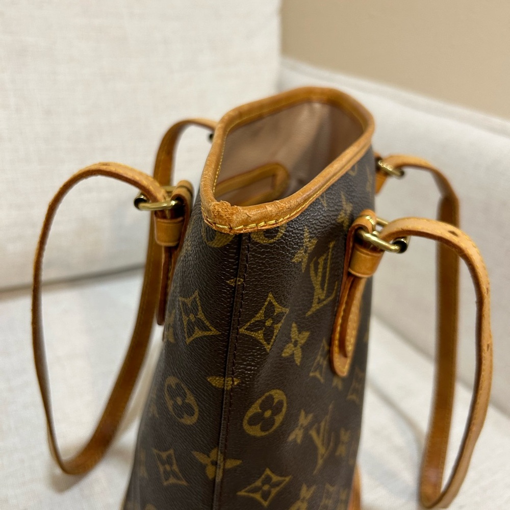 Louis Vuitton Monogram Petit Bucket 23 - Picture 6 of 16